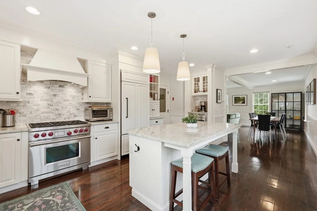 Photo of 281 Leverett Rd