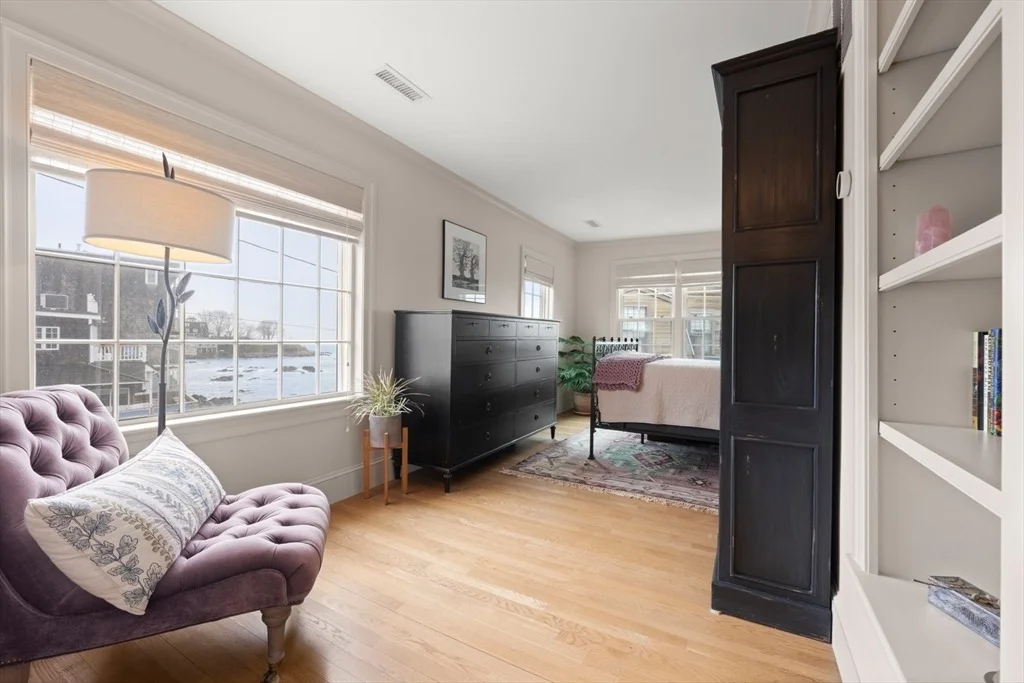 Photo of 137 Front St