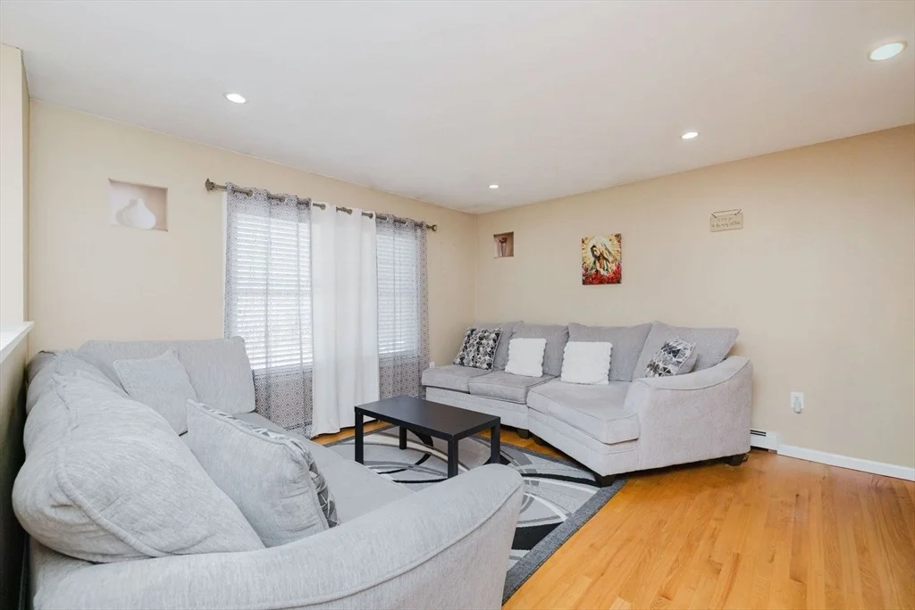 Photo of 3 Diamond St