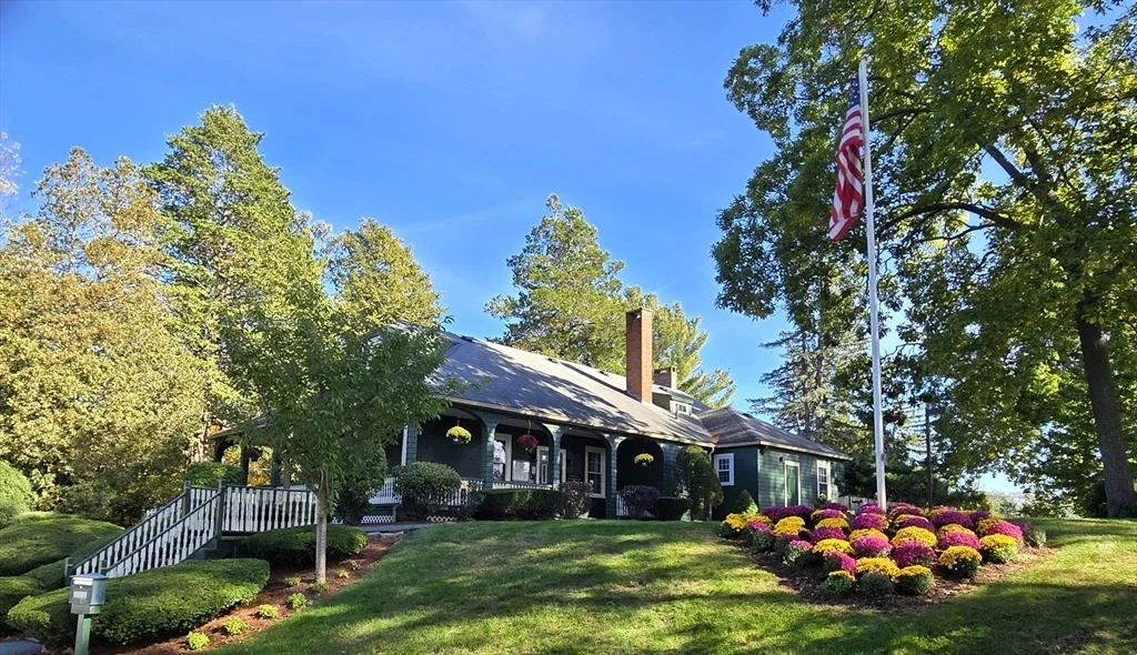 Photo of Unit 21 at 21 Hawthorne Circle