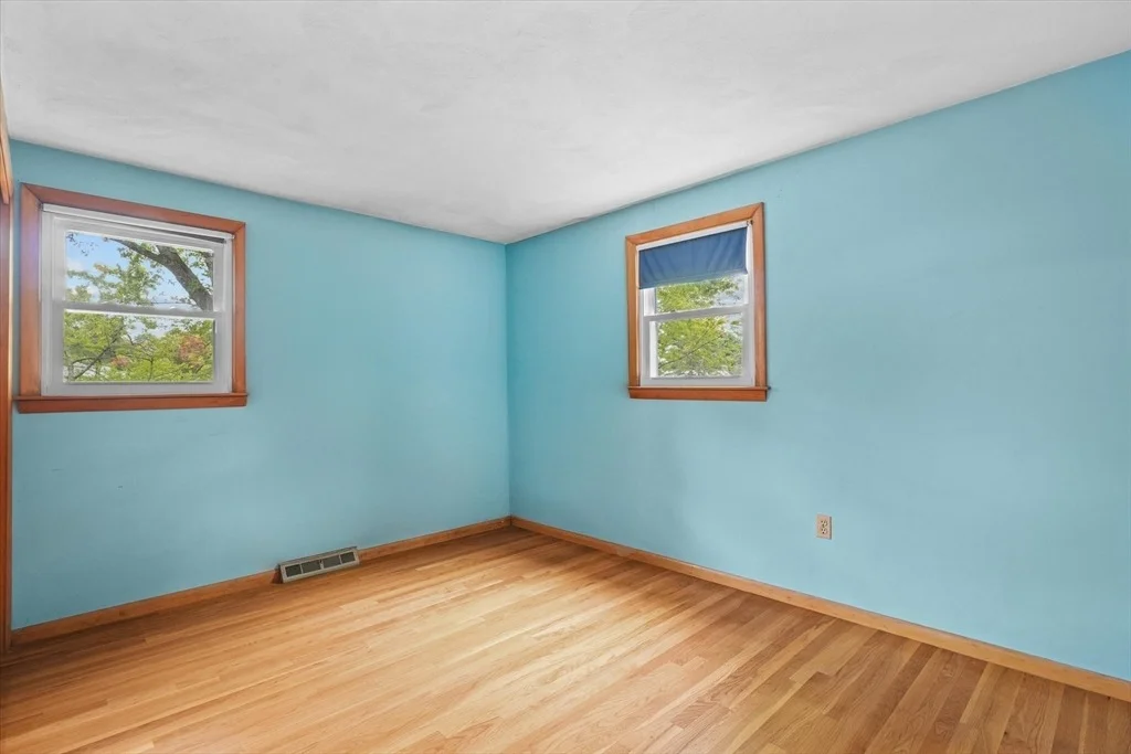 Photo of 5 Hampshire Dr