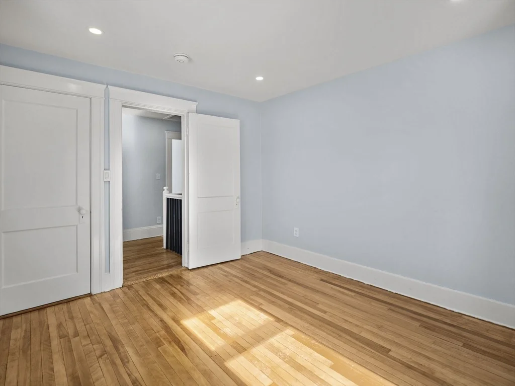 Photo of 329 Burncoat Street