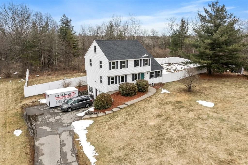 Photo of 27 Merrimac Dr