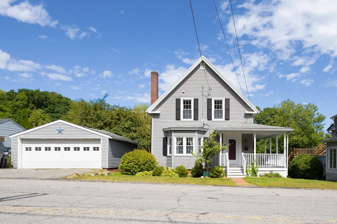 Photo of 147 W Broadway