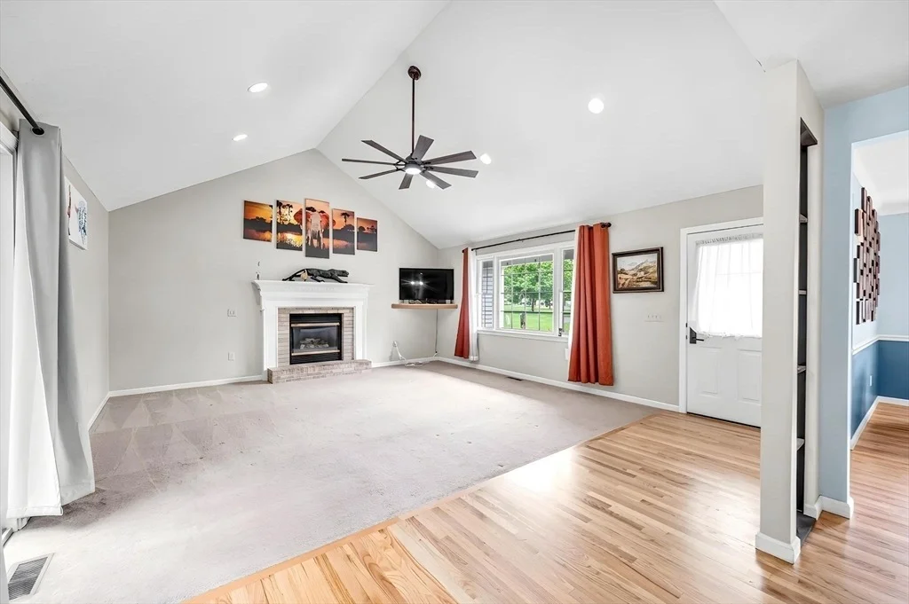 Photo of 19 Overlook Dr