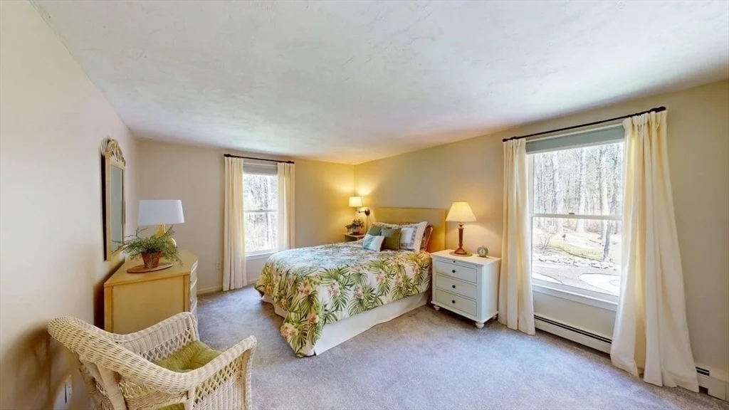 Photo of 4 Oak Dr