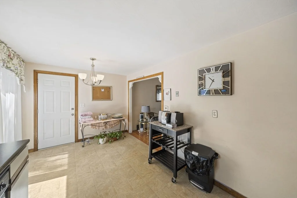 Photo of 16 Lexington Dr