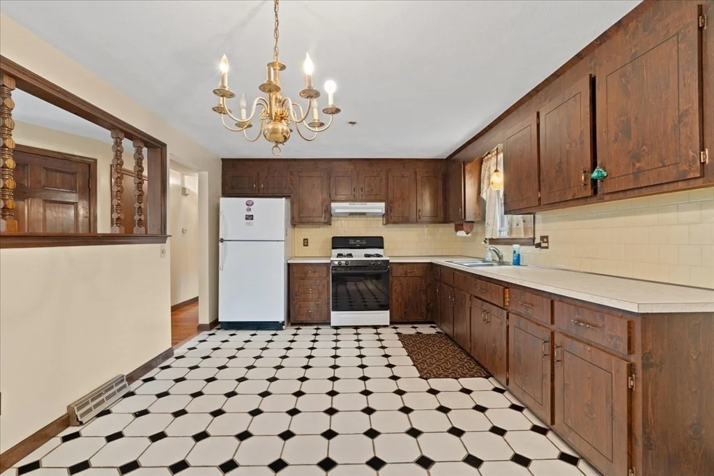 Photo of 17 Brewster Dr