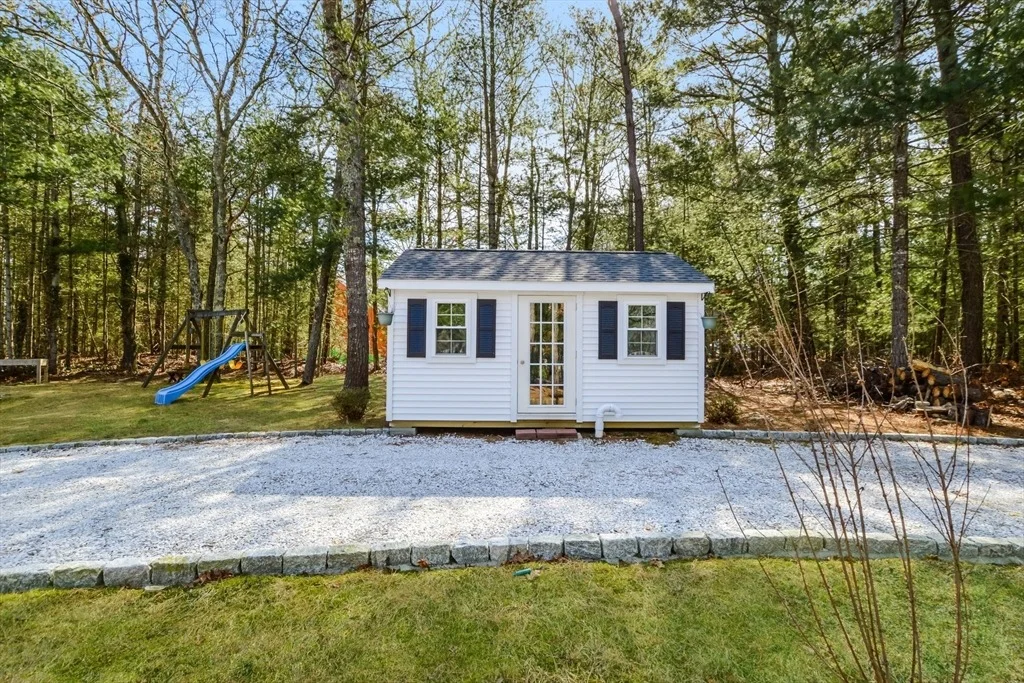 Photo of 74 Degrass Rd