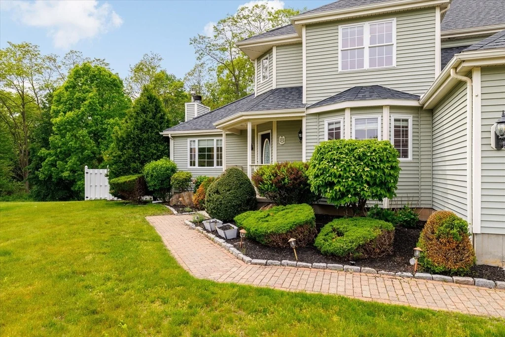 Photo of 8 Cardinal Cir