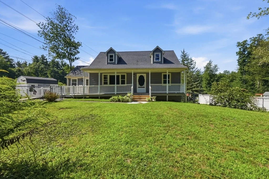 Photo of 2324 Main St