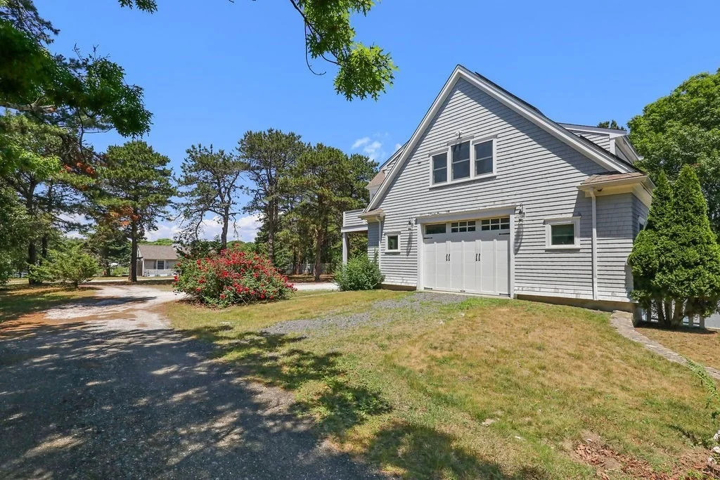 Photo of 379 Monomoscoy Rd