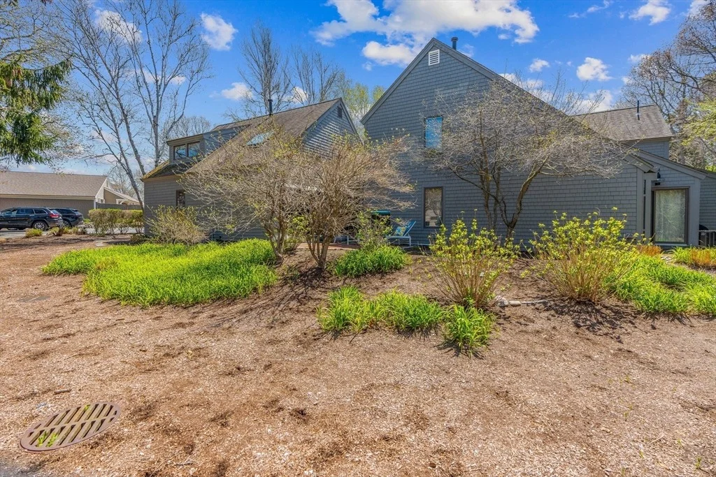 Photo of Unit F at 39 Mashie Cir