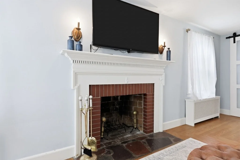 Photo of 250 Gillette Ave