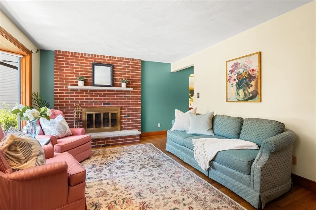 Photo of 26 Lawrence Ln