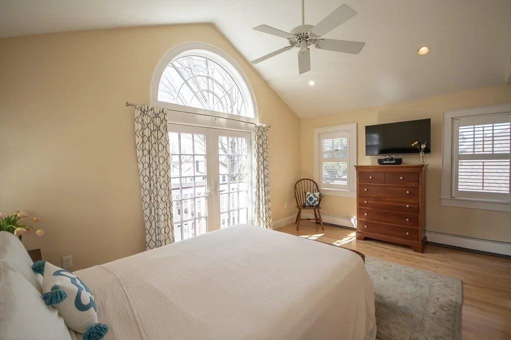 Photo of 403 Common St.