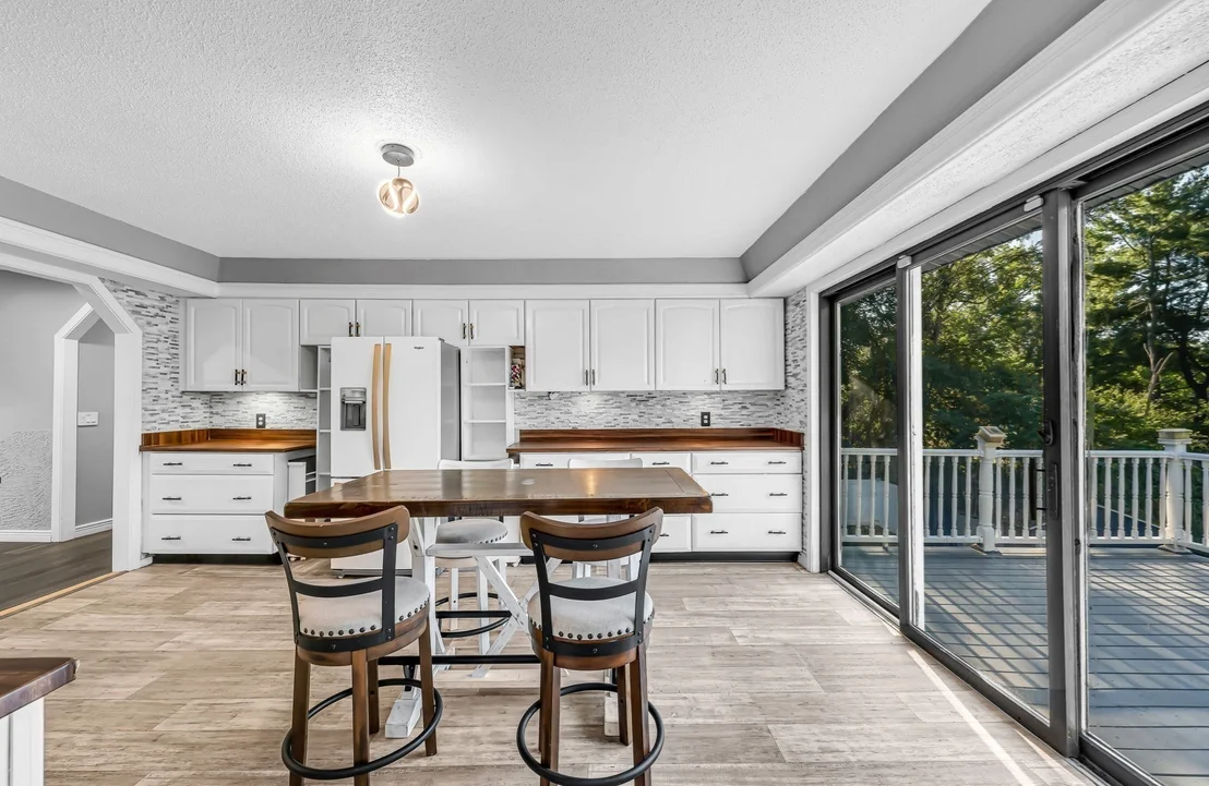 Photo of 10 Robert Dr