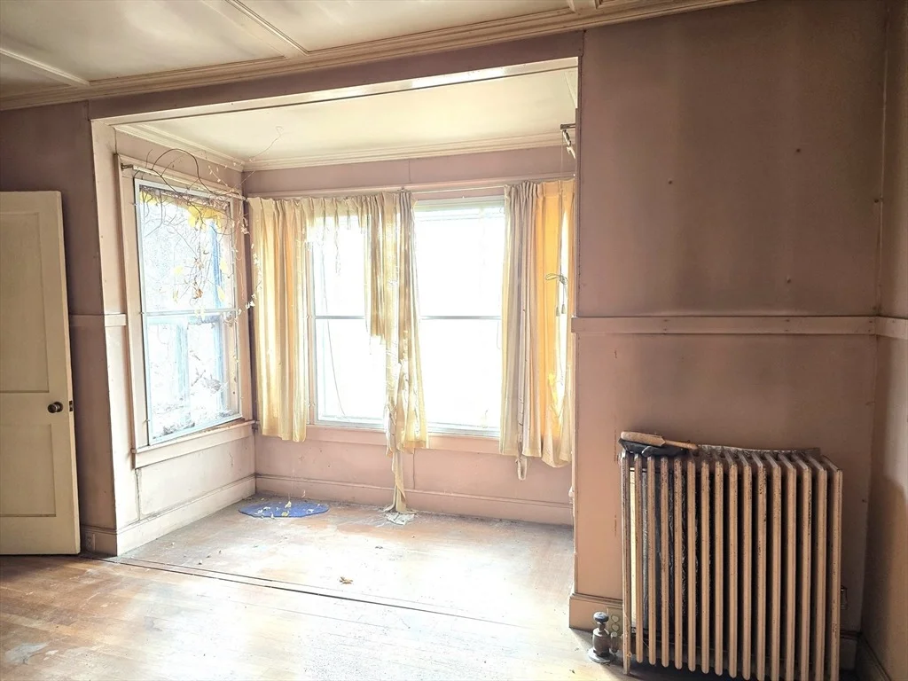 Photo of 182 Harrison St