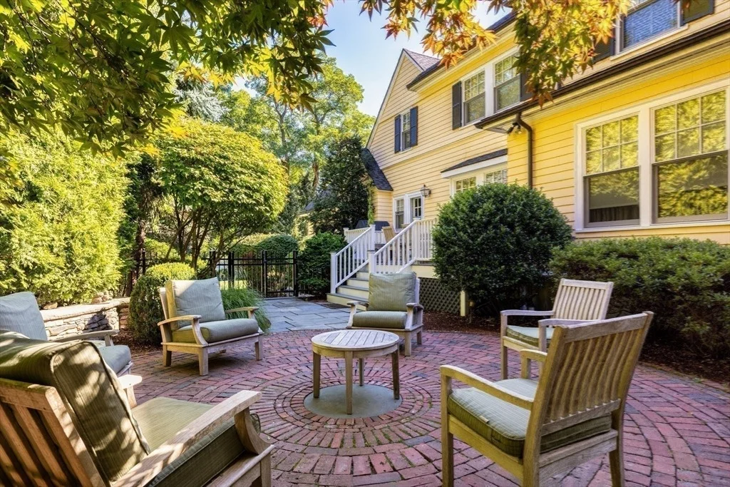 Photo of 11 Winthrop Road