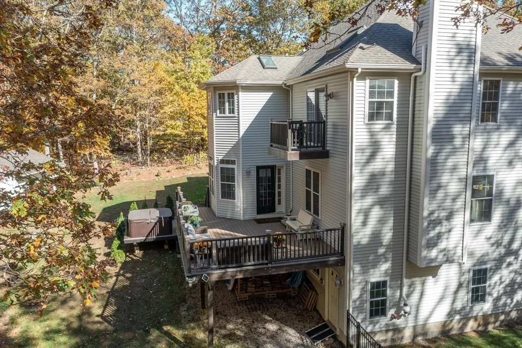 Photo of 16 Hilltop Dr