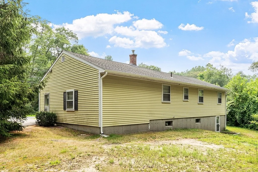 Photo of 374 Mill St Ext