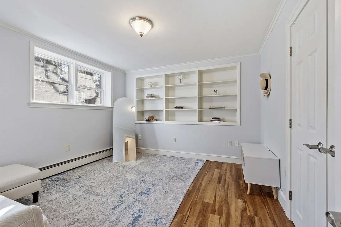 Photo of 30 Mohawk Dr