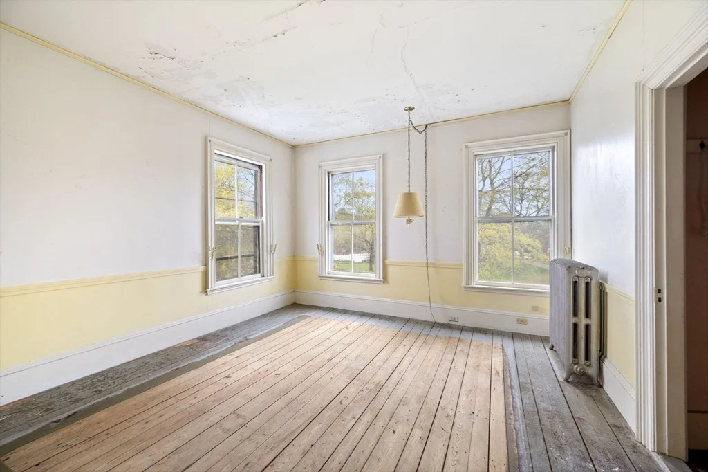 Photo of 327 East St