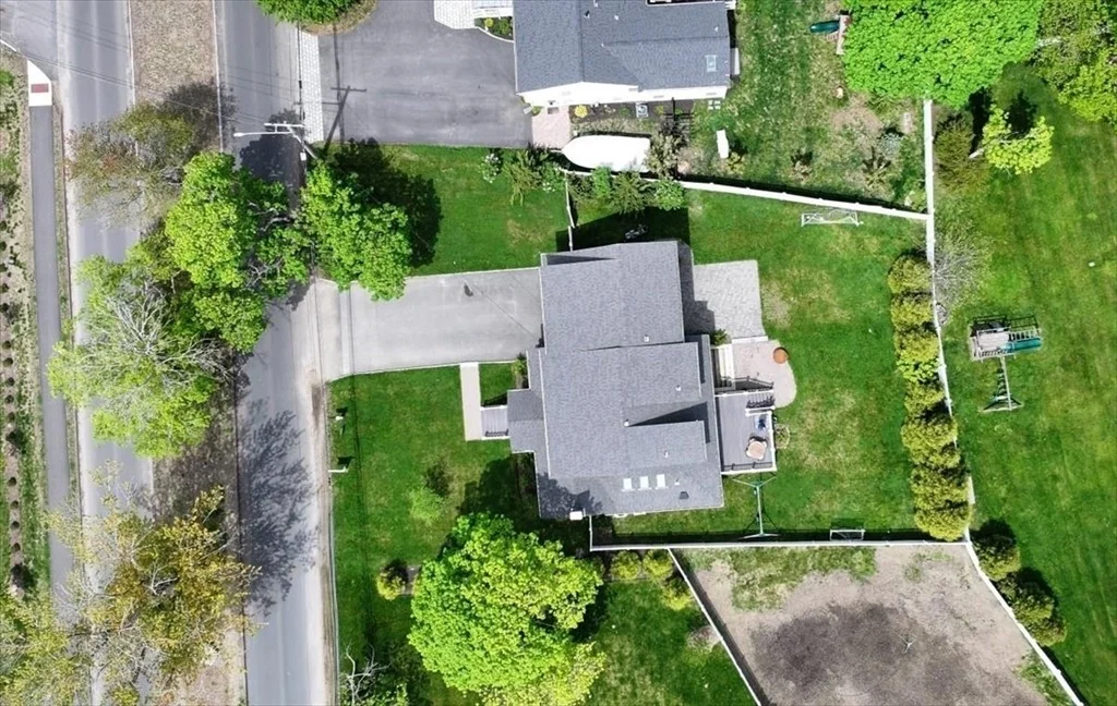 Photo of 11 Planters Field Ln