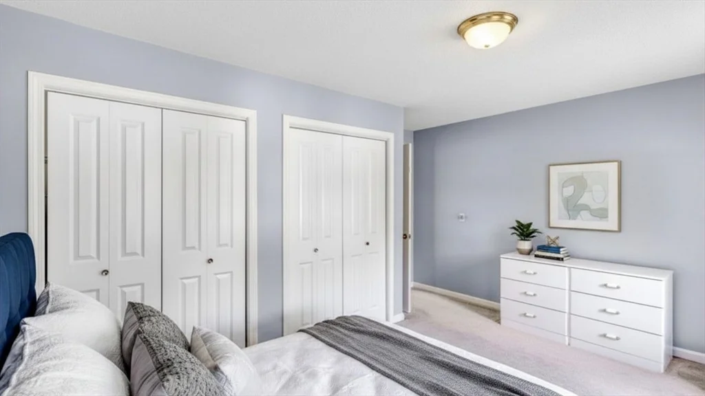 Photo of 39 Venture Dr