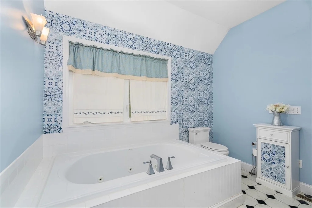 Photo of 113 Greenwich Plains Rd