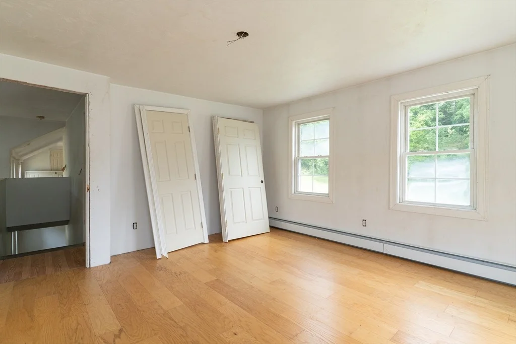 Photo of 1166 Main St
