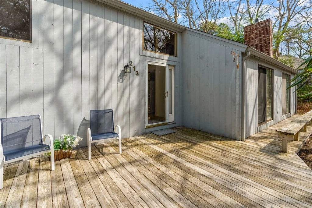 Photo of 213 Fells Pond Rd