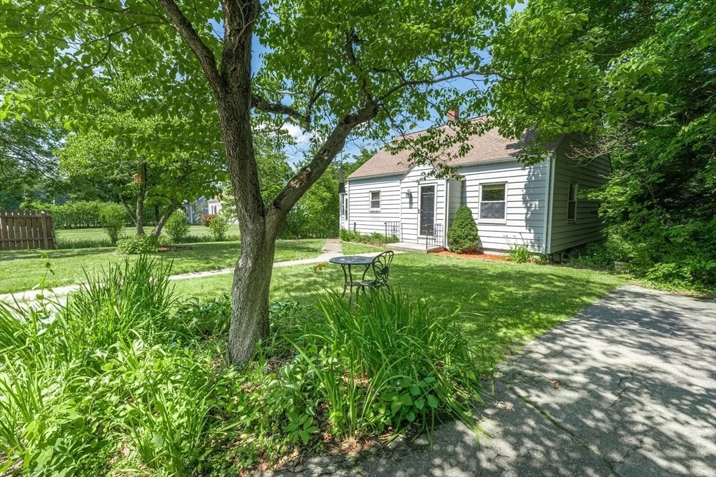 Photo of 152 Southbridge Rd