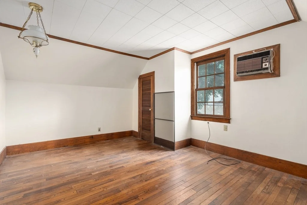 Photo of 31 Everett Ave