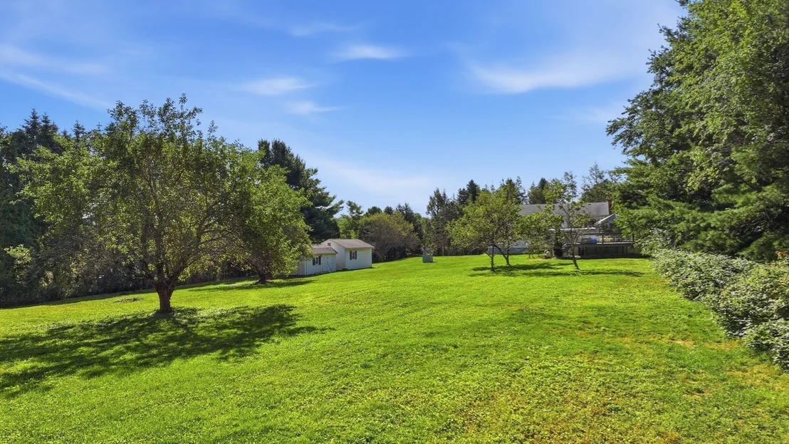 Photo of 2 Apple Tree Dr