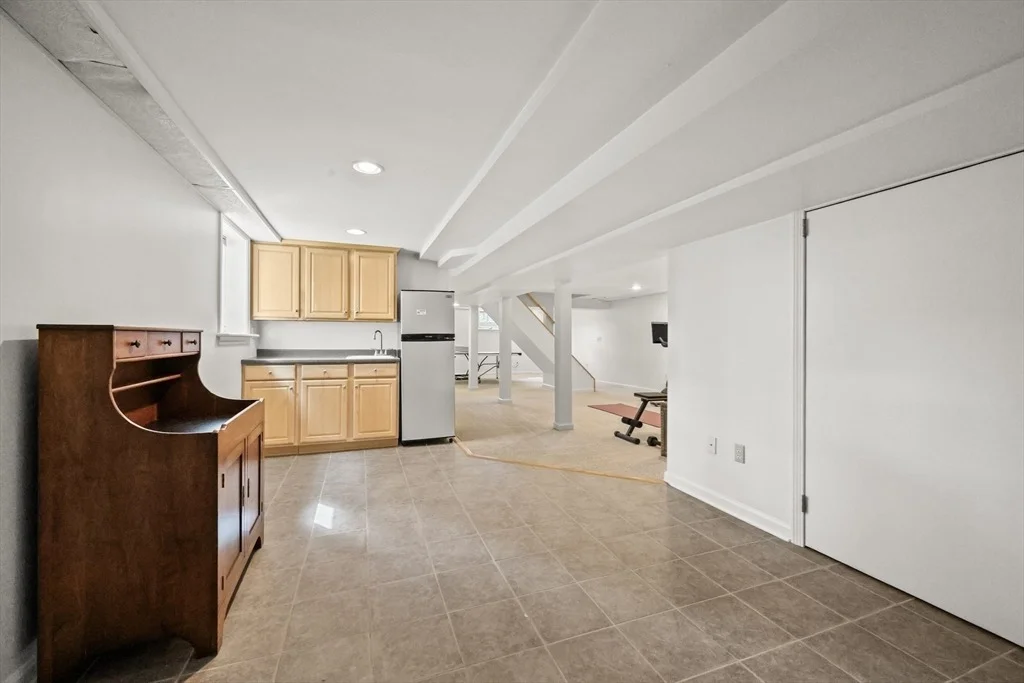 Photo of 9 Metacomet Road