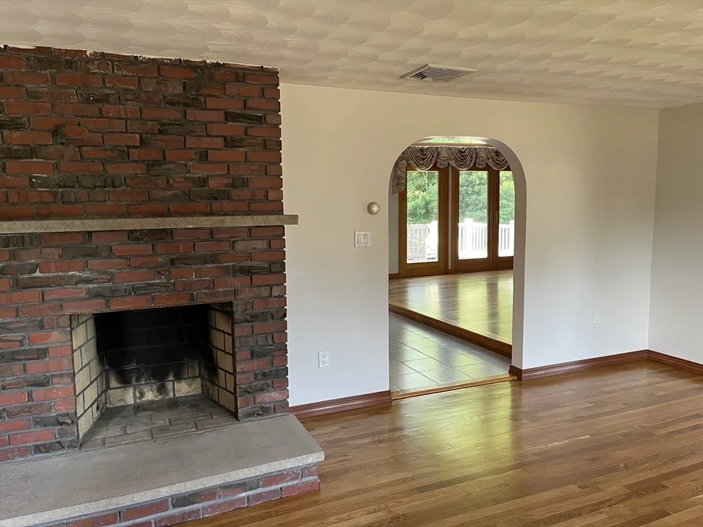 Photo of 19 Longbow Rd