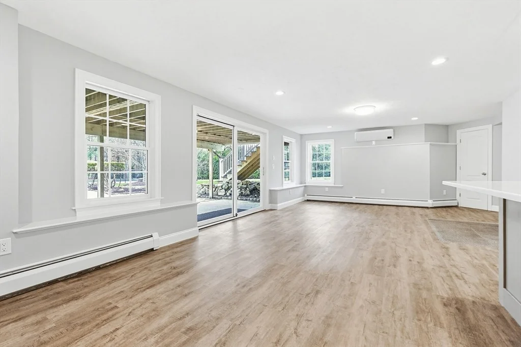 Photo of 2 Fieldstone Dr