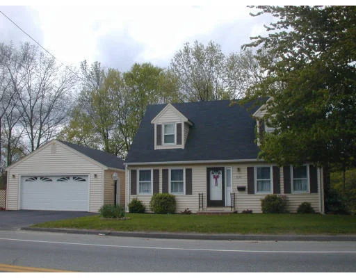 Photo of 696 River Street