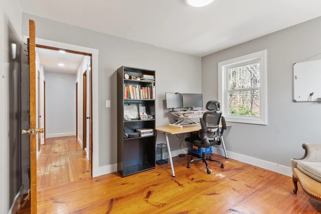 Photo of 885 Royalston