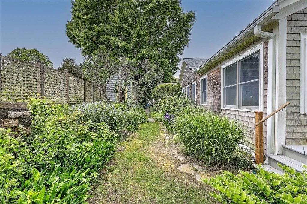 Photo of 1518 Drift Road