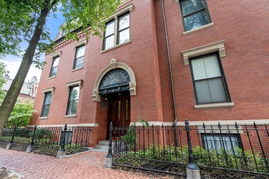 Photo of Unit 2C at 150 Appleton St