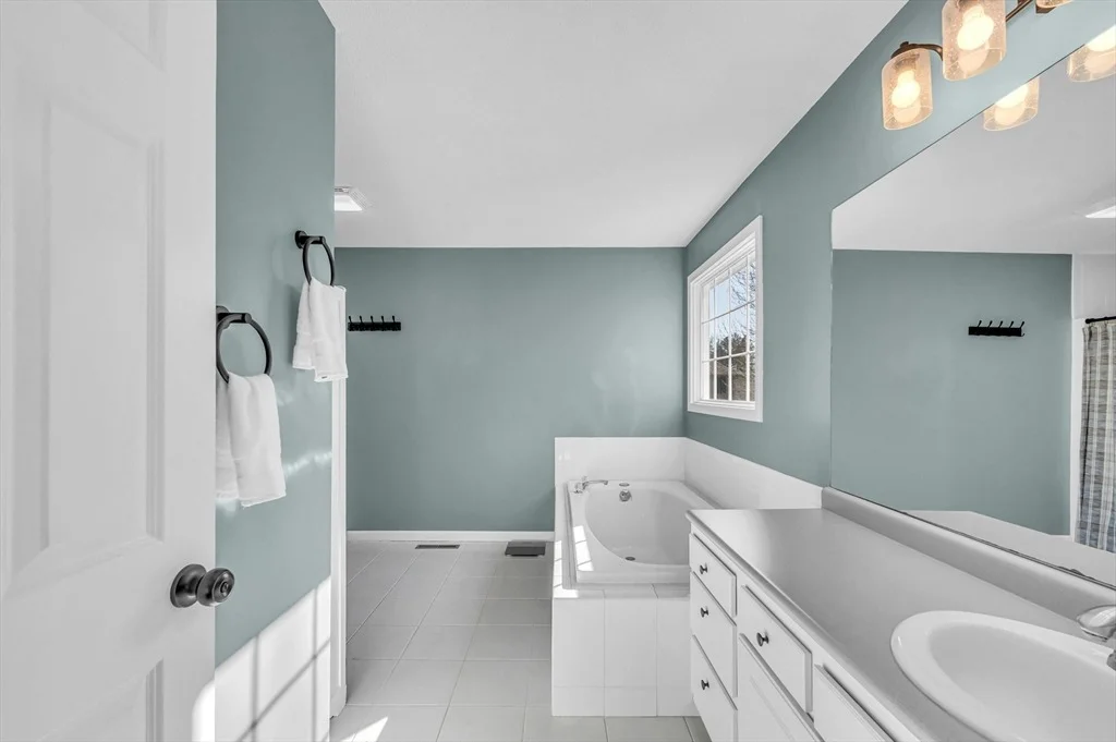 Photo of 171 Munger Hill Rd