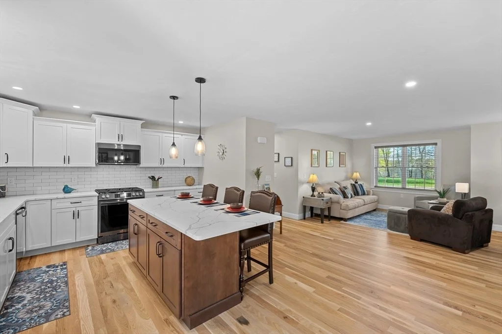 Photo of 17 Brodeur Ave