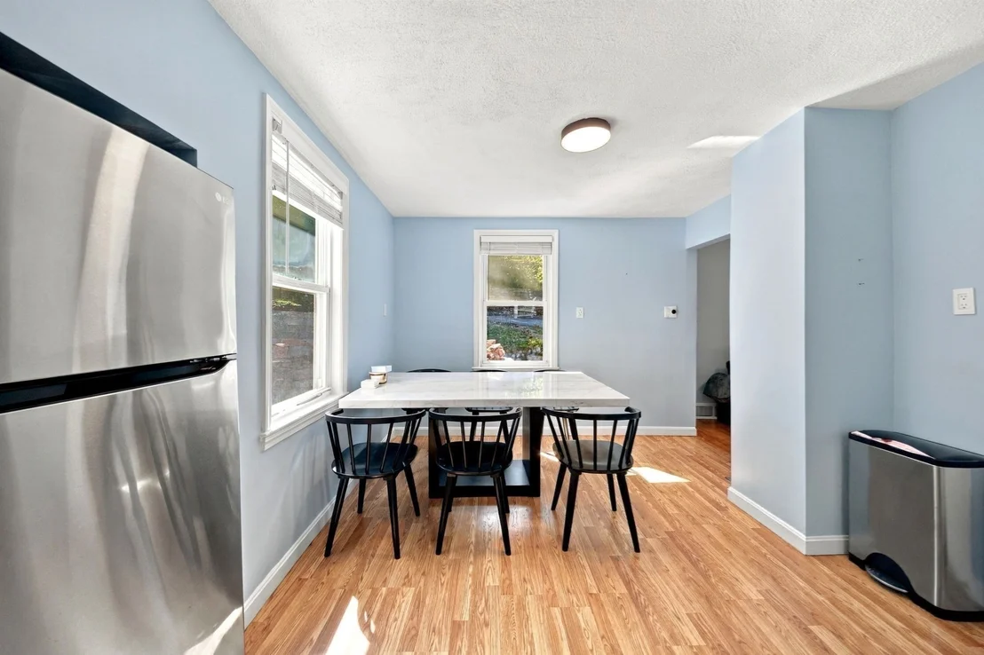 Photo of 6 Clifton Ave