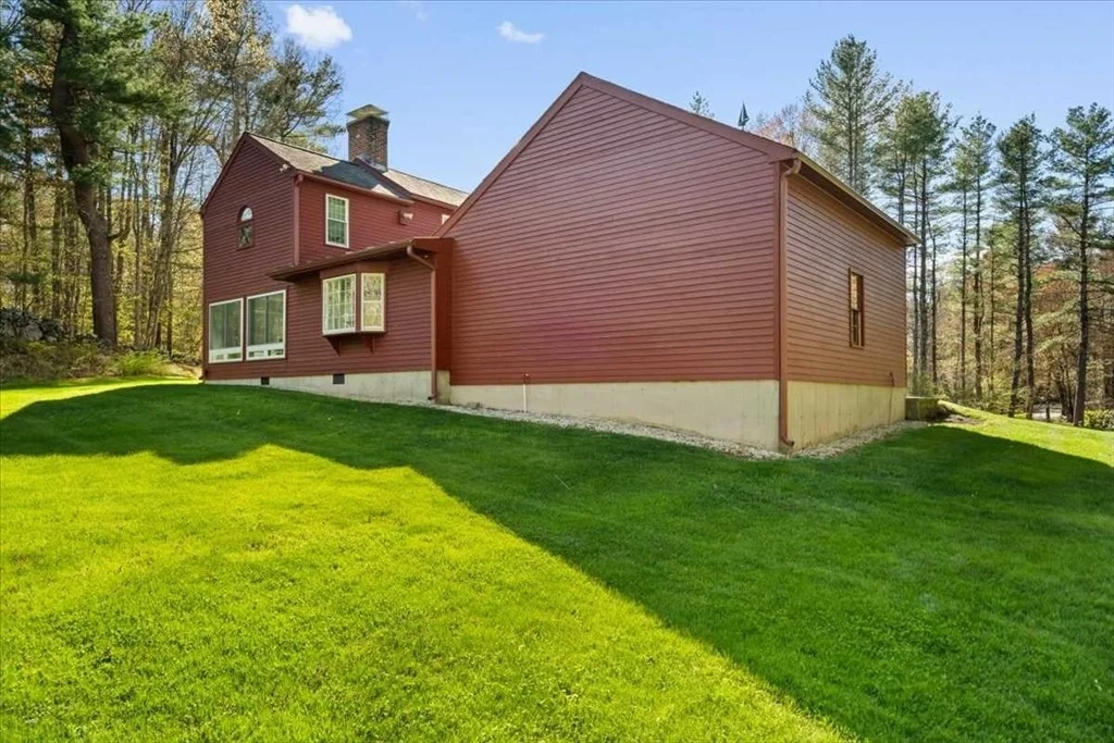 Photo of 9 Bay Path Dr