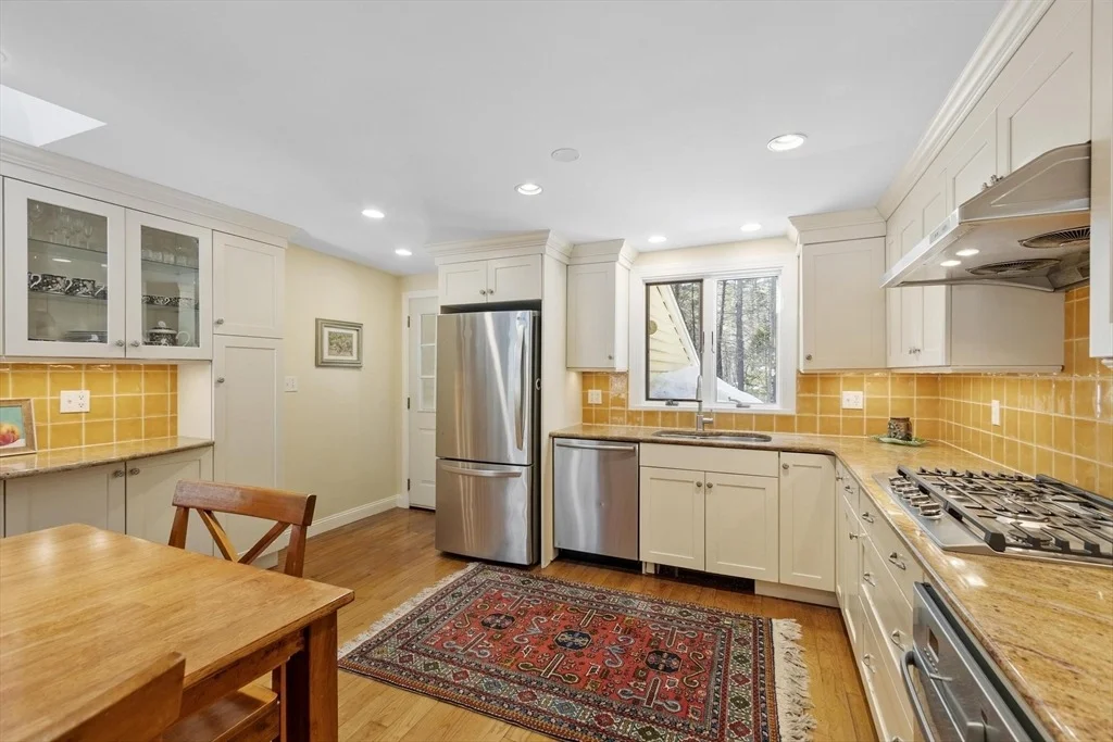 Photo of 265 College Rd