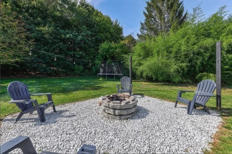 Photo of 10 Meadowbrook Rd