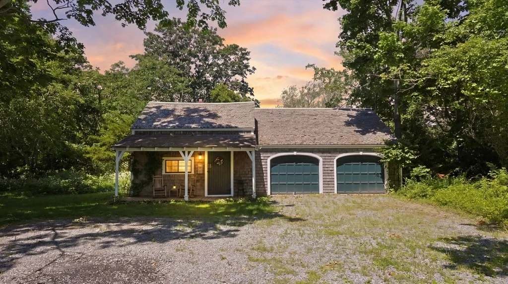 Photo of 417 Commerce Rd