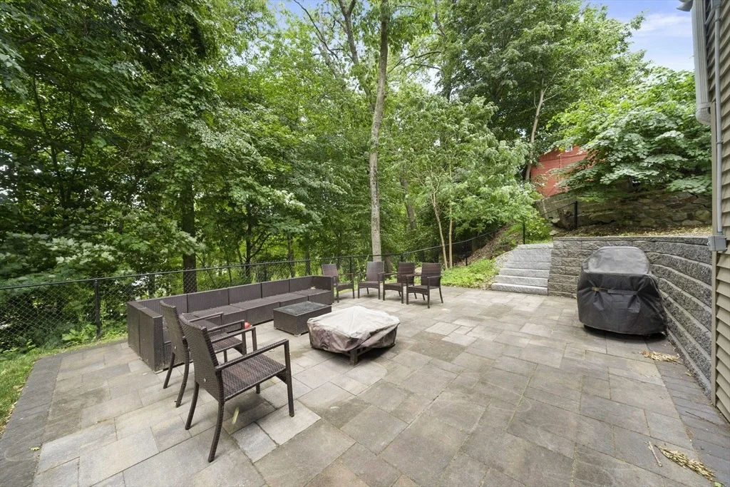 Photo of 41 Algonquin Rd